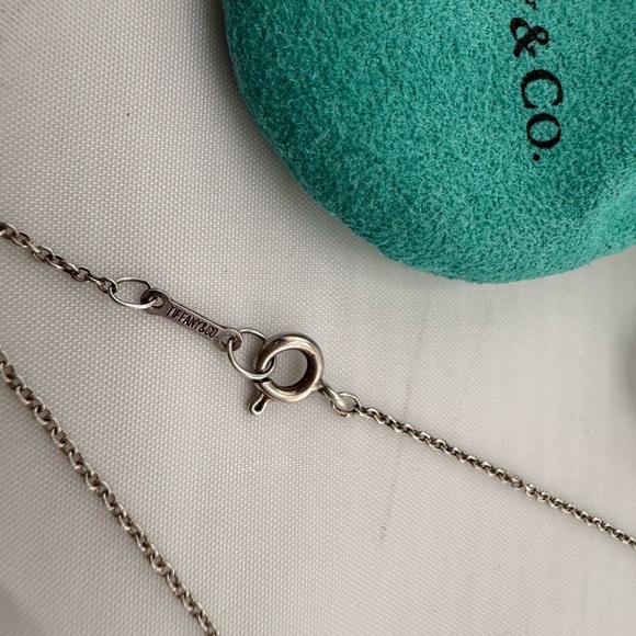 Tiffany & Co. Silver Minimalist Heart Pendant Necklace - Picture 4 of 5